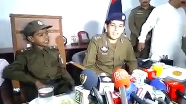 Punjab Police Ka Aik Din Ka DPO DG Khan Me Kam Umr DPO. смотреть онлайн