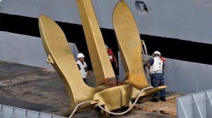 Как якорь удерживает огромный корабль на одном месте