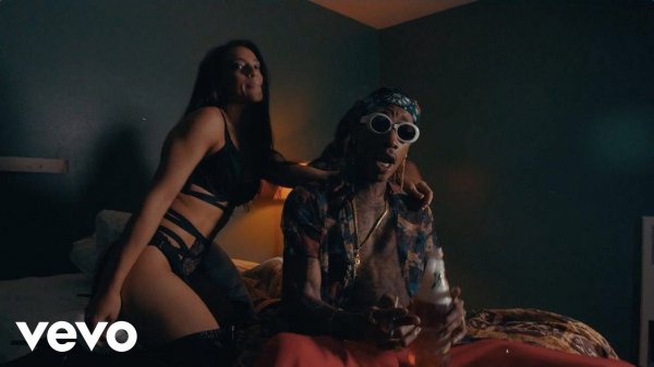 Wiz Khalifa - No Social Media