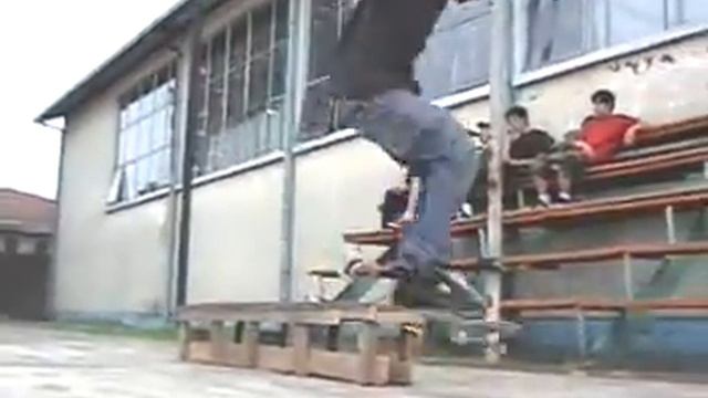Kampos nosegrind Cancha de tenis смотреть онлайн