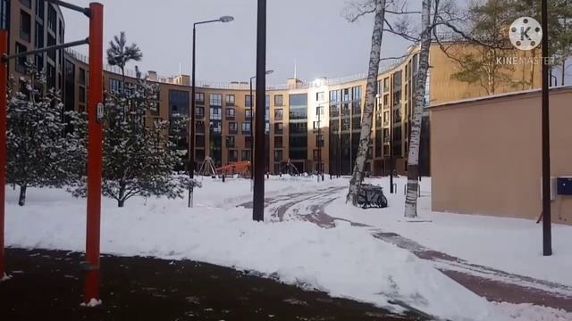 Наш день с утра до ночи Немного ресторана Папа читает неприличные стихи Кого спасла мама Крыша смотреть онлайн