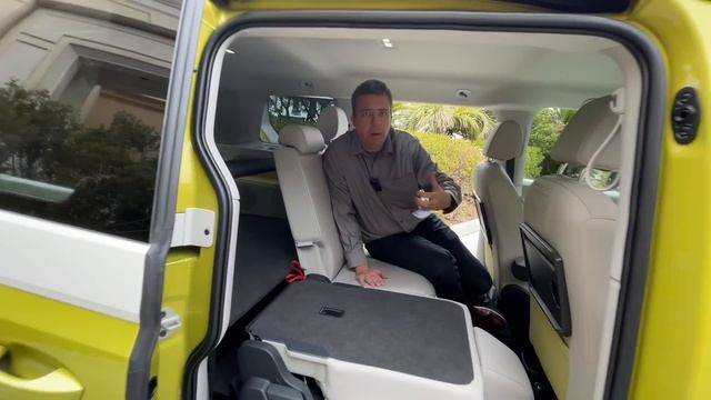 What Does a Truck Guy Think of the New VW ID.BUZZ? смотреть онлайн