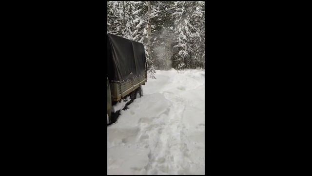 Наше Зимовьё, встречай нас !!! мы пробиваемся к тебе . Заезд в Охотничью Избу. Охота на Лося Тайга смотреть онлайн