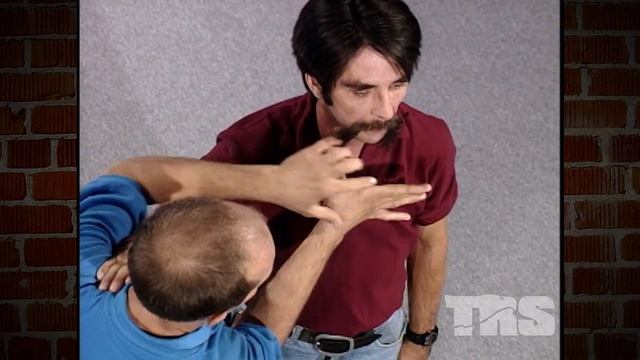Choking Strike Points | Self-Defense Pressure Points | FightFast смотреть онлайн
