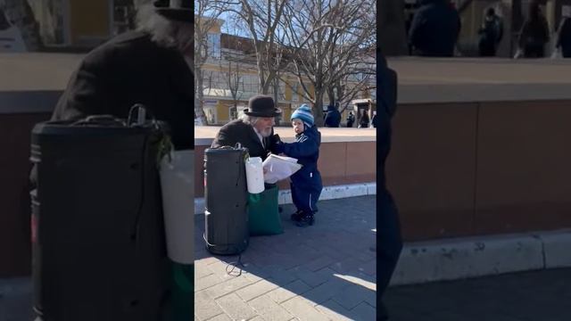 Геленджик. Поет Владимир Черченко. Песня Адриано Челентано Ma Perke смотреть онлайн