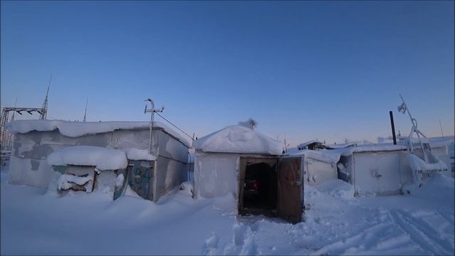 ВЛОГ, Откапываем гараж. ? Топим печь бензином✨ смотреть онлайн