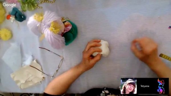 .Кукла неваляшка.  Кукла неваляшка из помпонов. COMO HACER LA MUÑECA DE POMPON.