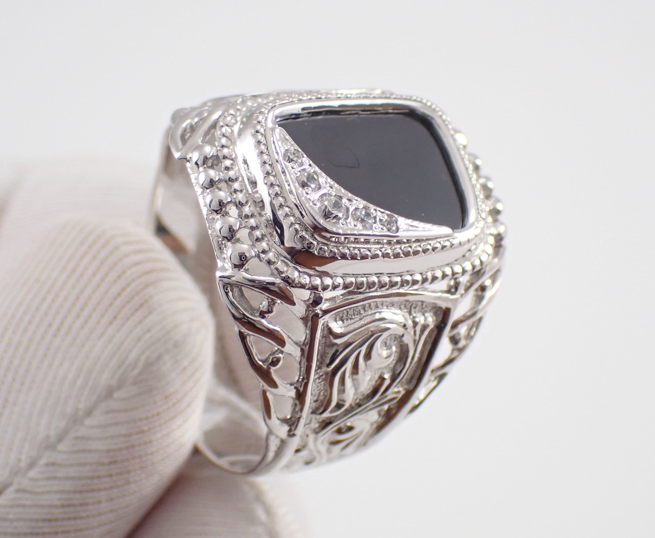 Печатка Мужская, инкрустация серебром, Артикул КМ-99_9_с, серебро 925 пробы смотреть онлайн