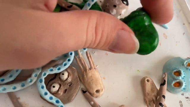 Чем покрыть фигурки из глины? || СТРОИТЕЛЬНЫЙ лак для хэндмэйда смотреть онлайн