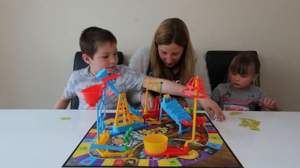 Classic Mouse Trap Game | Don't Get Caught!