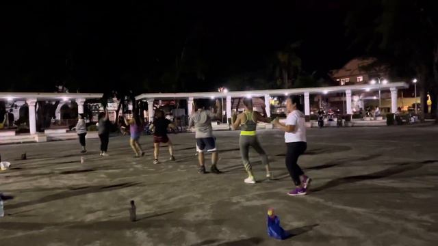 Zumba Day | Mom Jy смотреть онлайн