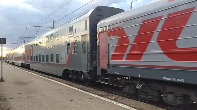 Электровоз ЭП20-073 с поездом №103 Адлер - Москва смотреть онлайн