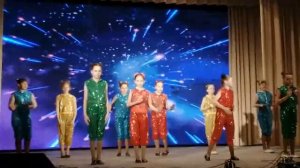 танец на 8 марта 2022