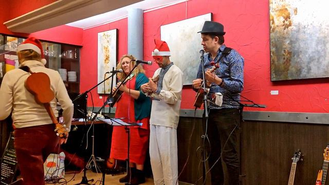 The House of the Rising Sun (ukulele cover) Trio BMJ смотреть онлайн