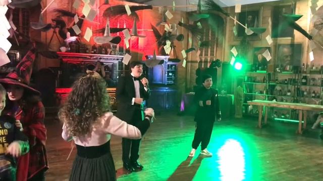 Максимилиан и Роман Хихинашвили Открытие Квеста в парке "Сказка" смотреть онлайн