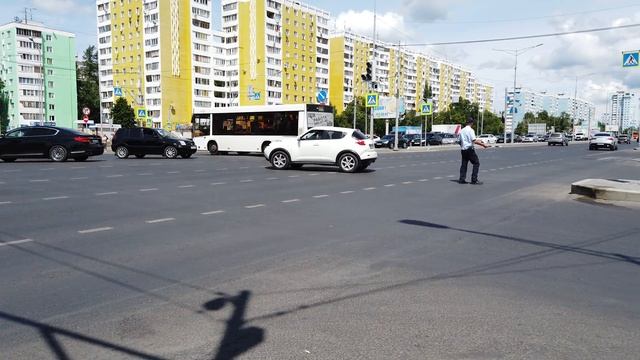 В Самаре не работает светофор на Московское шоссе/Георгия Димитрова смотреть онлайн