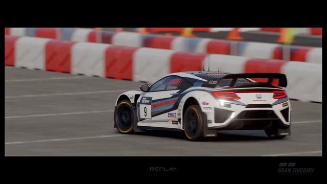 GT-SORT β 版 HONDA NSX Gr.B で 3 連続 180 度ターン смотреть онлайн