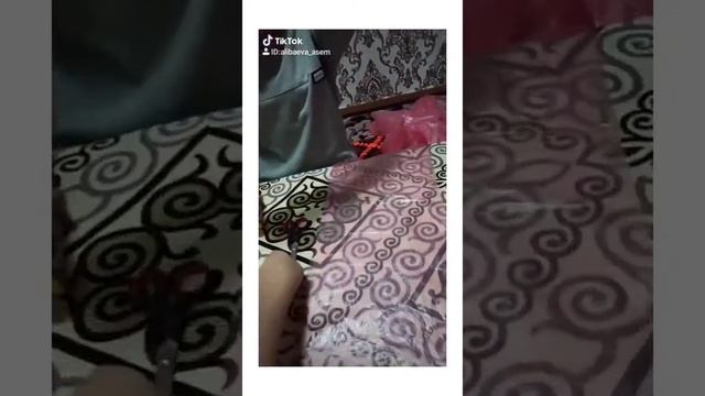 Платье из целлофана? смотреть онлайн