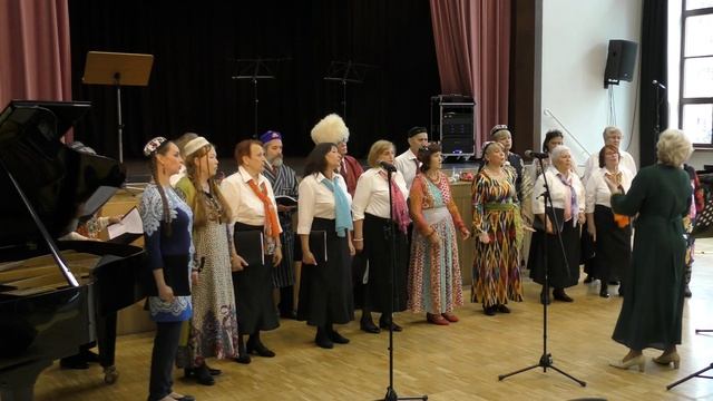 Кадриль # - в исполнении хора "Родные мелодии" из Штутгарта смотреть онлайн