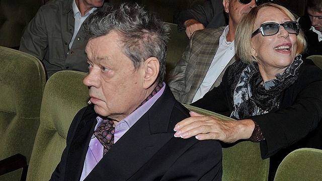 Почему вдова Караченцова улыбнулась у гроба покойного супруга и трогательная речь Чуриковой смотреть онлайн