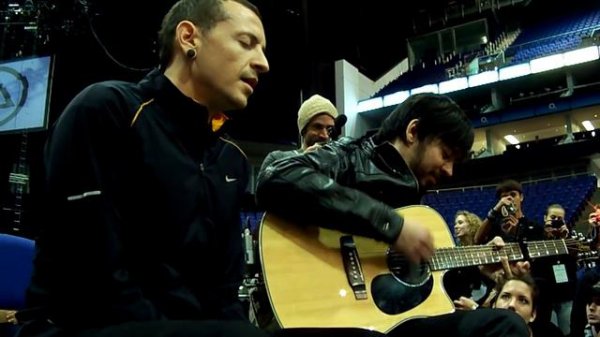 Linkin Park "Leave Out All The Rest" acoustic- summit London 2010