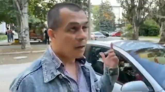 «20 ЧЕЛОВЕК СВЕЗЛИ В ОТДЕЛ ПОЛИЦИИ НА ПАВЛЕНКО 1», - адвокат Эмиль Курбединов смотреть онлайн