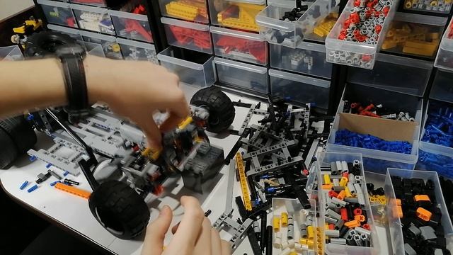 Лего техник самоделки:№37 Quadra Turbo-R V-Tech. Часть 3. Монокок, сиденья и передняя подвеска. смотреть онлайн