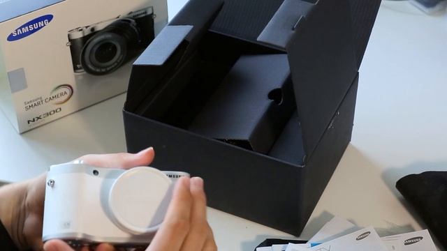 Samsung NX300 + 18-55mm III OIS | Unboxing [Deutsch] смотреть онлайн