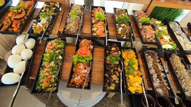 Maldives Vlog #2 | SURFING AT THE MOST LUXURIOUS RESORT | Soneva Fushi смотреть онлайн