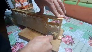 Как правильно извлечь мед из сот