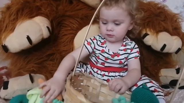 Развивающие игрушки /вязаные овощи для дочуры