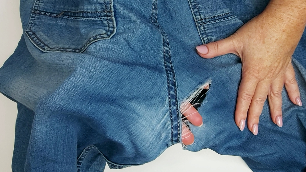 Как незаметно починить матню на джинсах смотреть онлайн