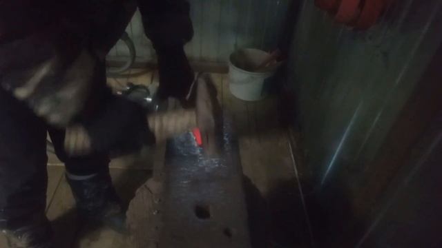 Как сделать КУХОННЫЙ ножик из напильника (КОВКА) смотреть онлайн