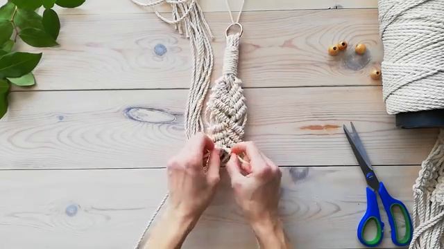 DIY Макраме кашпо своими руками для цветов Подвес для цветов Macrame planter_[360p].mp4 смотреть онлайн
