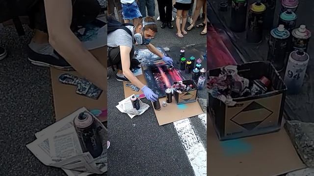 Космос баллончиками на Хрещатике смотреть онлайн