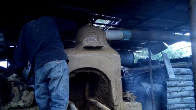 глиняная печь(саман)устранение трещин!!!!clay furnace elimination of cracks!!!!GLINOMES ADVENTURES смотреть онлайн