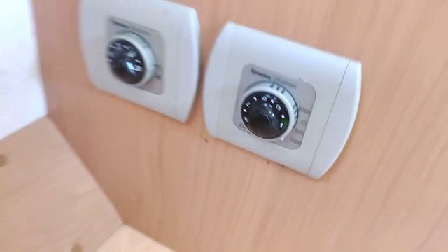 Обзор уютного автодома, каравана, прицепа-дачи Avondale Osprey 2006 год 4 места с раздельной душево смотреть онлайн