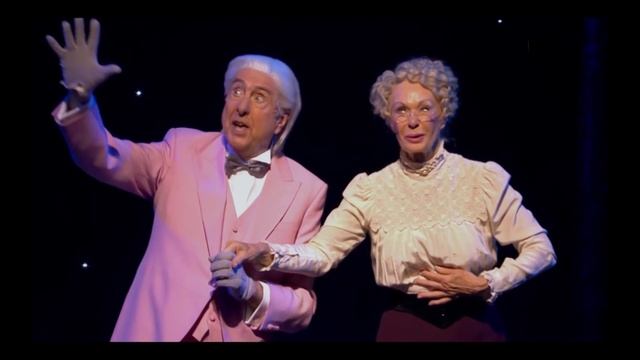 Galaxy Song - Monty Python Live in O2 Arena. смотреть онлайн