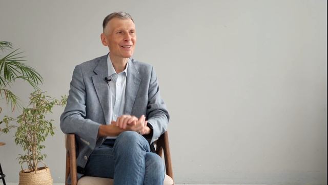 Лунатики, кошмары и вещие сны — главные вопросы про сон. Сомнолог Михаил Полуэктов