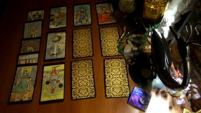 4 короля. Его чувства, мысли и планы. Гадание онлайн. смотреть онлайн