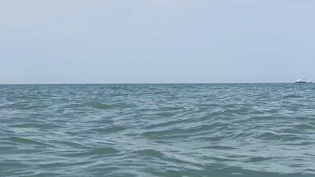 Каспийское море, Махачкала, Дагестан, пляж. июль 29, 2023 год смотреть онлайн