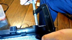 Ремонт радиатора Nissan X-Trail t30. Замена верхнего коллектора.  Часть 1. Струбцина.