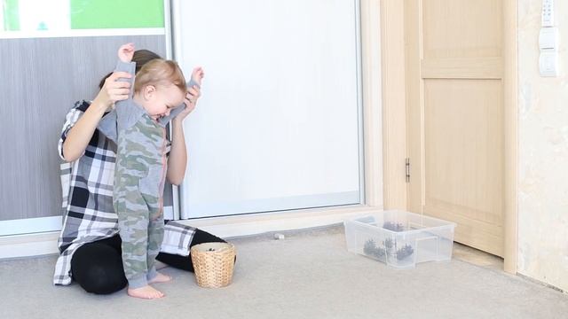 ПОДВИЖНЫЕ ИГРЫ ДОМА от 1 года до 2 лет (1 часть) смотреть онлайн