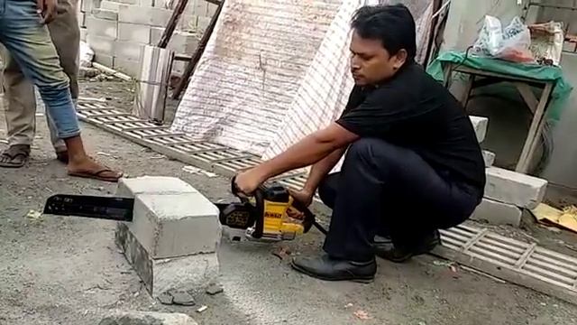 DeWalt Alligator saw DWE 379 for siporex block cutting смотреть онлайн