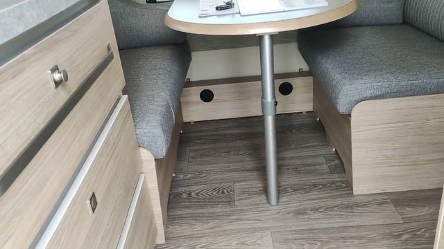 Обзор нового немецкого малыша-крепыша,автодома-туриста Fendt Bianco Activ 390 FHS 2022 год 3-4 мест смотреть онлайн