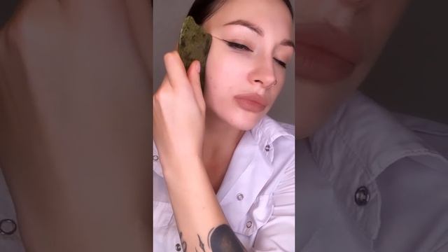 Массаж лица с гуаша смотреть онлайн
