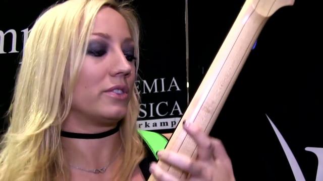 Nita Strauss - Ibanez - Veerkamp México