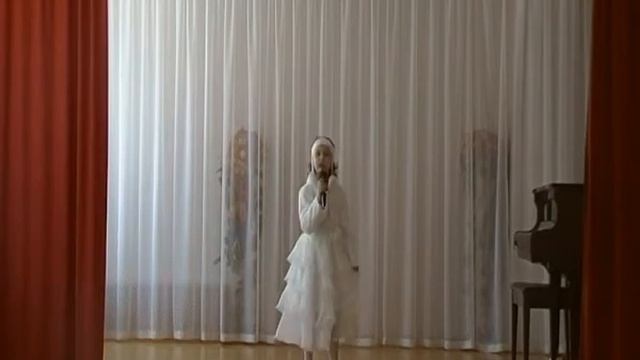 Муз. и сл. Л. Олифирова "Русская зима", исп. Бабкина Алёна, рук. З. И. Трач смотреть онлайн