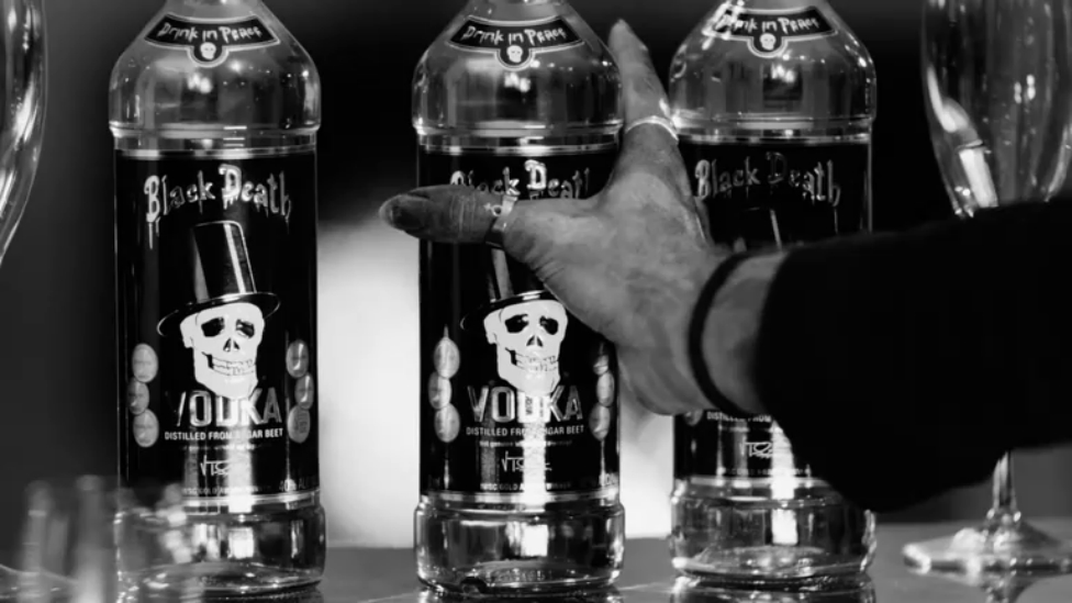 Andy Black - We Don’t Have To Dance смотреть онлайн