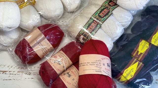 Что вяжу из подаренной пряжи? Немного о хобби родных.